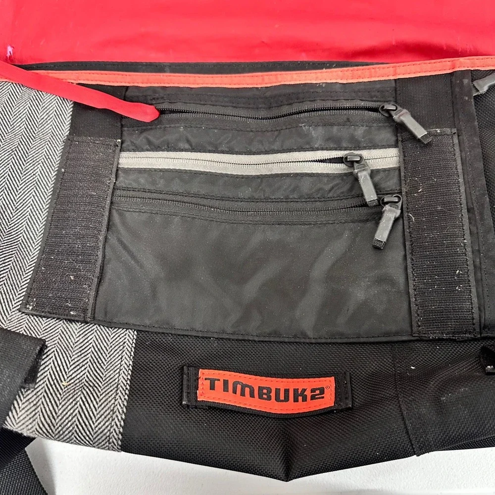 Timbuk2 Classic Messenger Bag Medium Black/Red Canvas Single Strap Herringbone‎